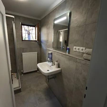 Quaint In Modern Flat منزل للإقامة *