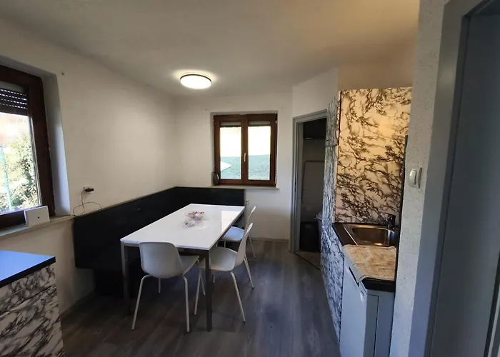 Quaint In Modern Flat *